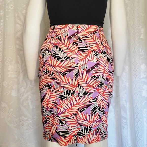 GUESS Claudette Pencil Skirt Red Purple NWT - Picture 3 of 10